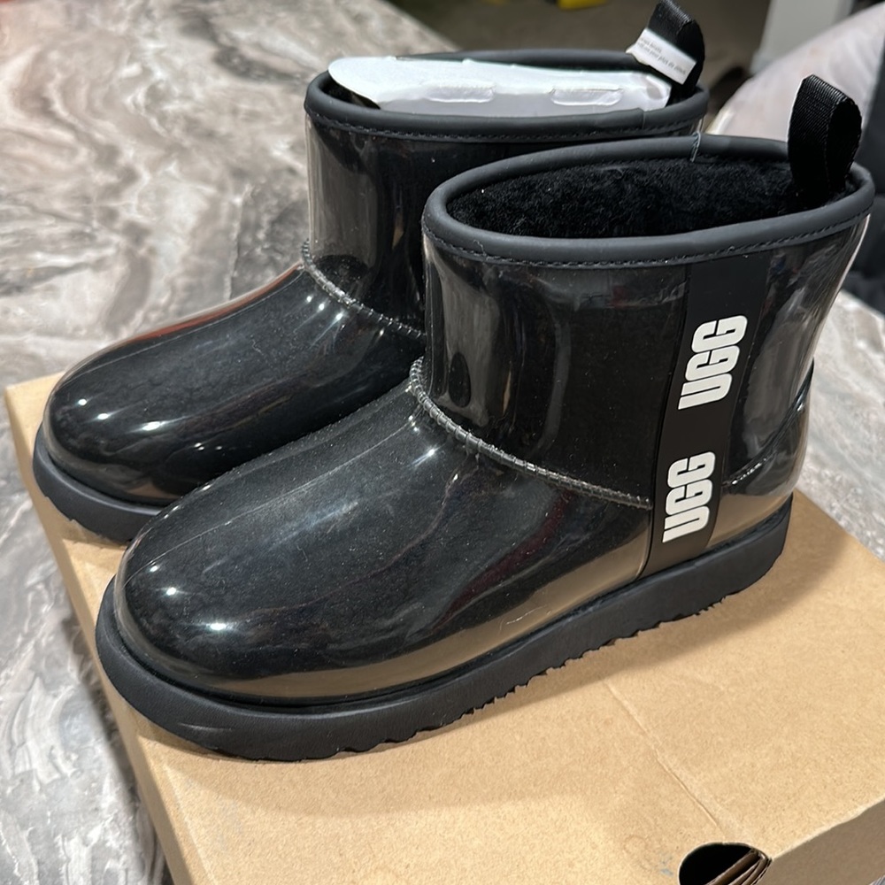 Sold Ugg boot size 6